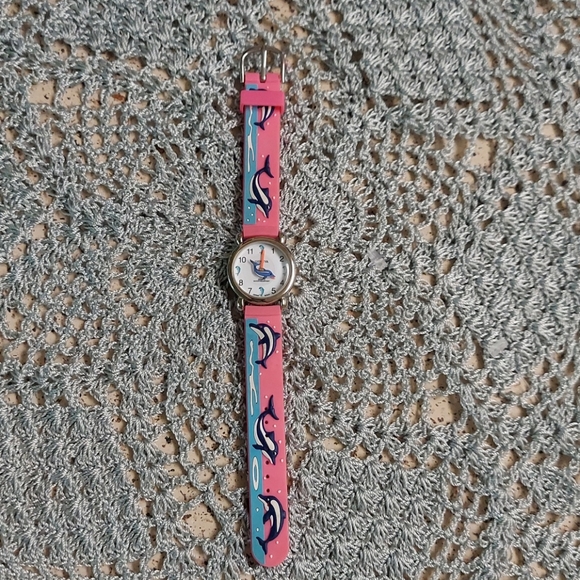 🐋 Geneva Girl's 👧  Watch 🐋 - Picture 3 of 6